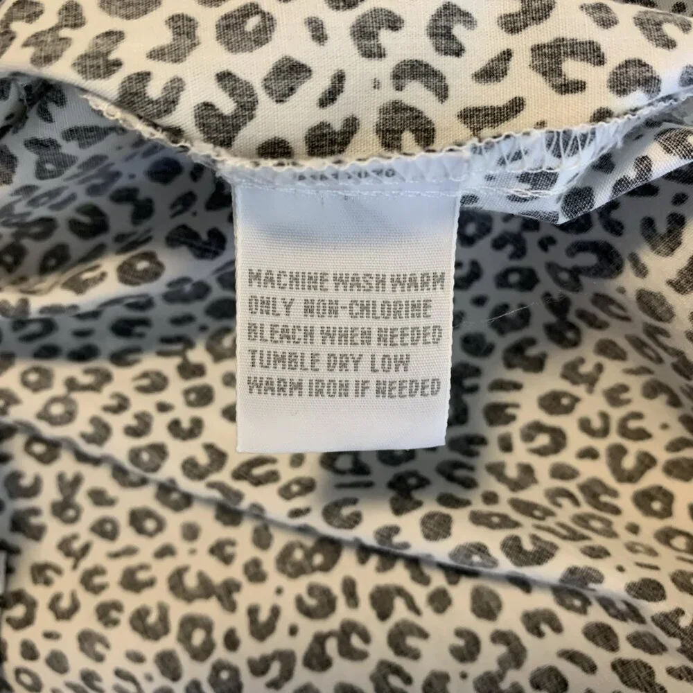 Foxcroft Womens 10 Blouse Long Sleeve Button Up Animal Print Wrinkle Free Shaped